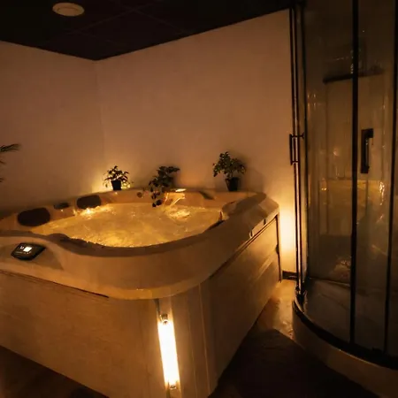 Cinema Et Jacuzzi Privatif, 公寓