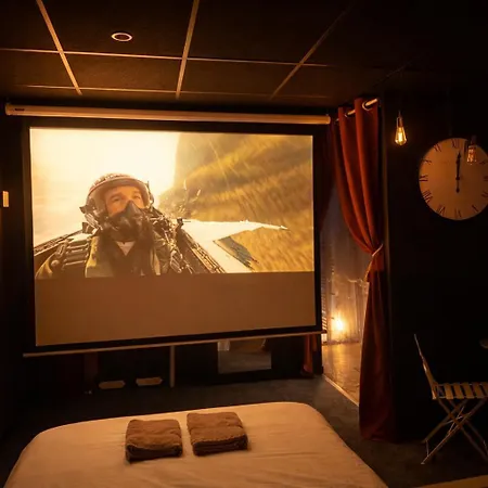 Apartment Cinema Et Jacuzzi Privatif, Bordeaux